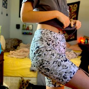 Spotted bike shorts